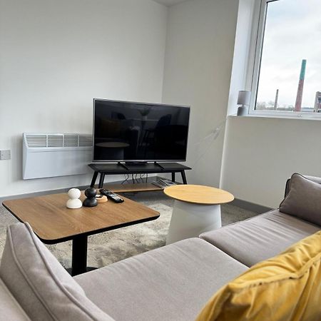 Fully Furnished 2-Bedroom With City View, Wifi And Free Parking By Brookland Stays Yeadon Esterno foto