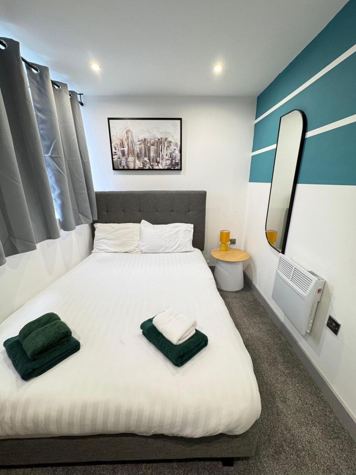 Fully Furnished 2-Bedroom With City View, Wifi And Free Parking By Brookland Stays Yeadon Esterno foto